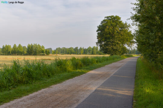 Van de Tatums richting Schuilenburg Fietspad en Zandpad